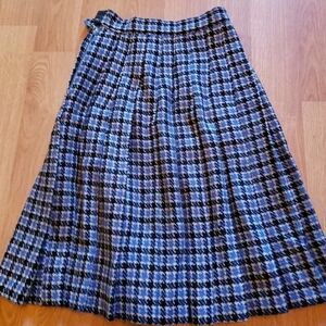 Vintage Herringbone Wool Skirt Women's Small Tweed Pleated Black Blue Ivory Midi